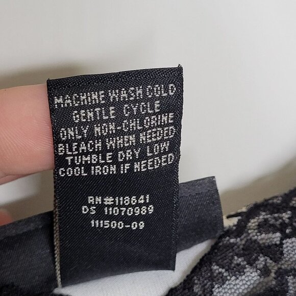 Lane Bryant black and white Floral lace overlay cap sleeve Blouse size 22 24 - Picture 7 of 8